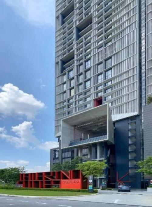 Luxury Stay-tamarind Cyber Apartment *